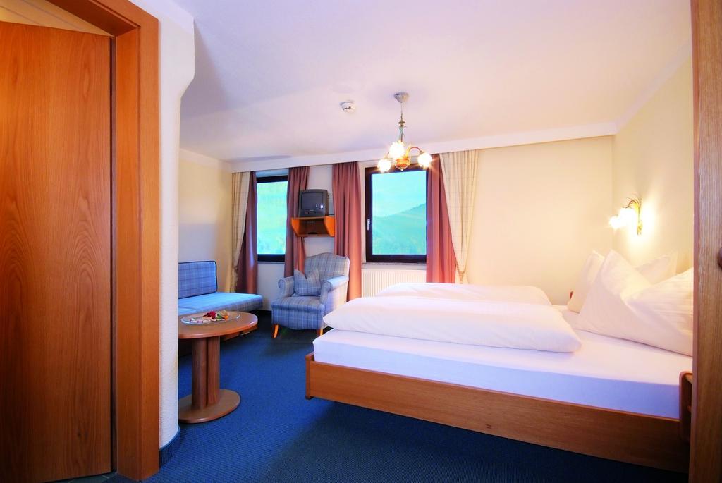 Hotel Zum Lamm タルレンツ 部屋 写真